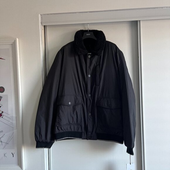 UGG | Men's Ethan Bomber Sherpa Jacket - Picture 12 of 15